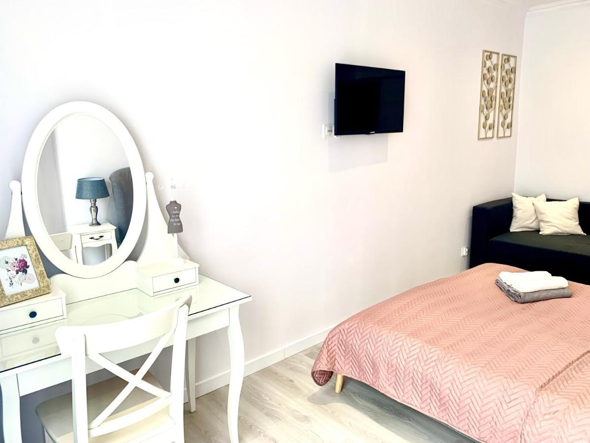 Apartamenty Sienkiewicza - Bezplatny Parking, Centrum, Park, Fv Kielce Extérieur photo